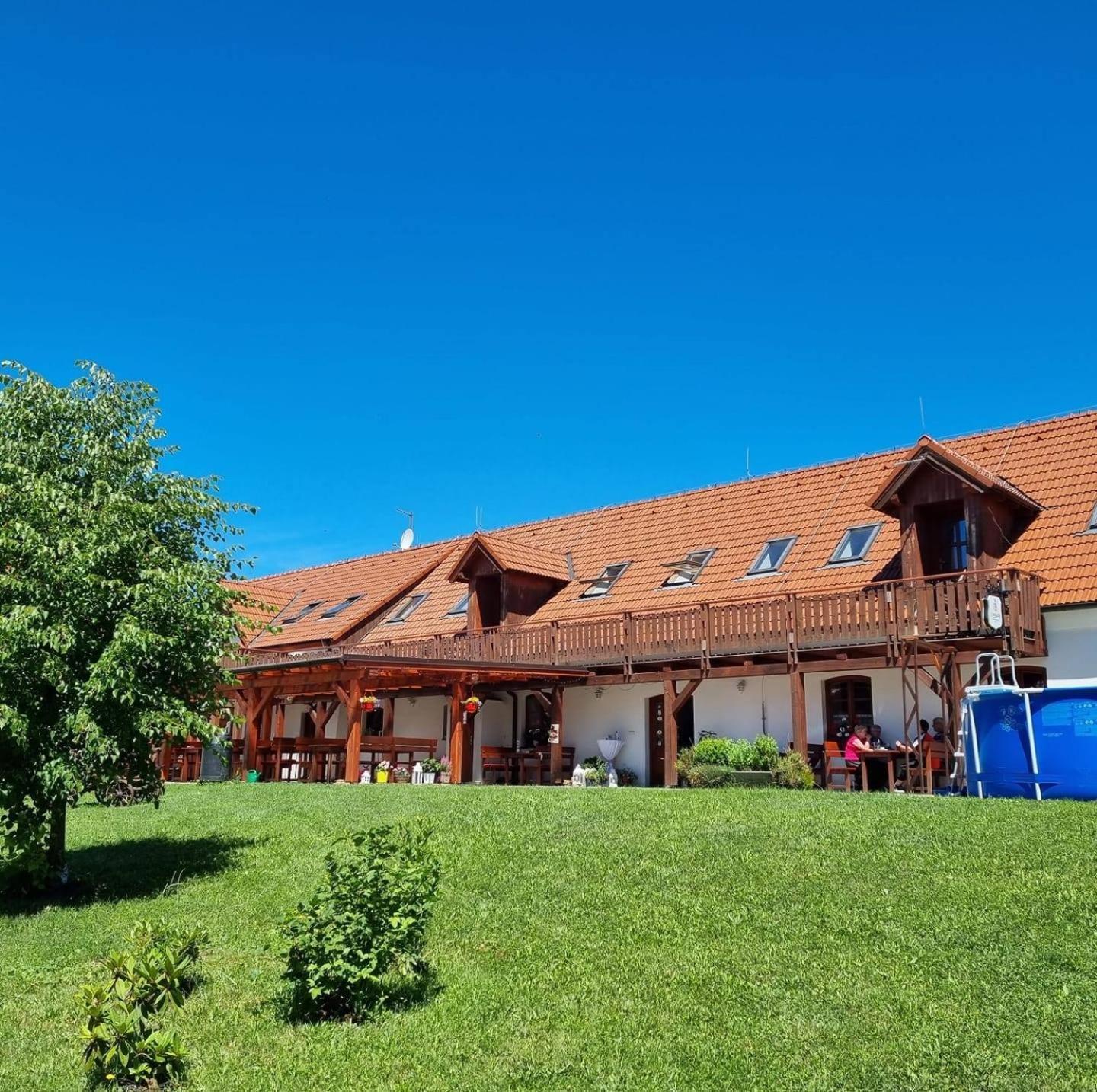 Penzion U Farmare Chotoviny Exterior photo